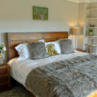 Woodland Lodge Retreat, Group Accommodation Holiday Home, 10-14 guests