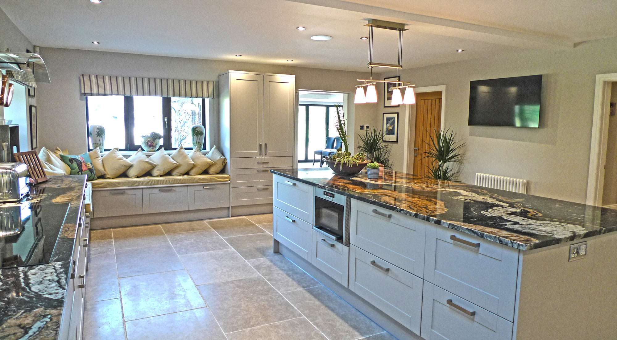 Woodland Lodge Retreat, Group Accommodation Holiday Home, 10-14 guests