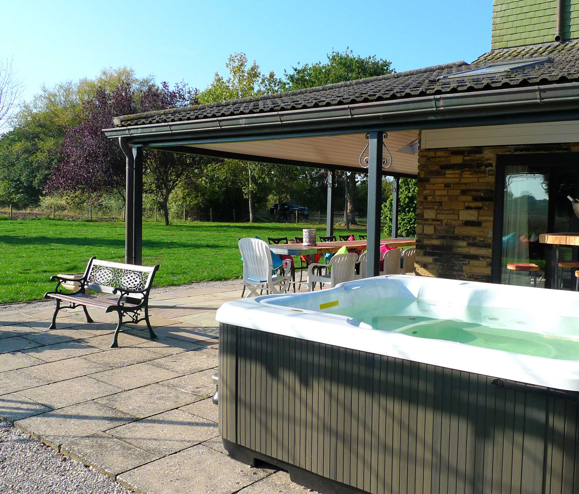 Woodland Lodge Retreat, Group Accommodation Holiday Home, 10-14 guests