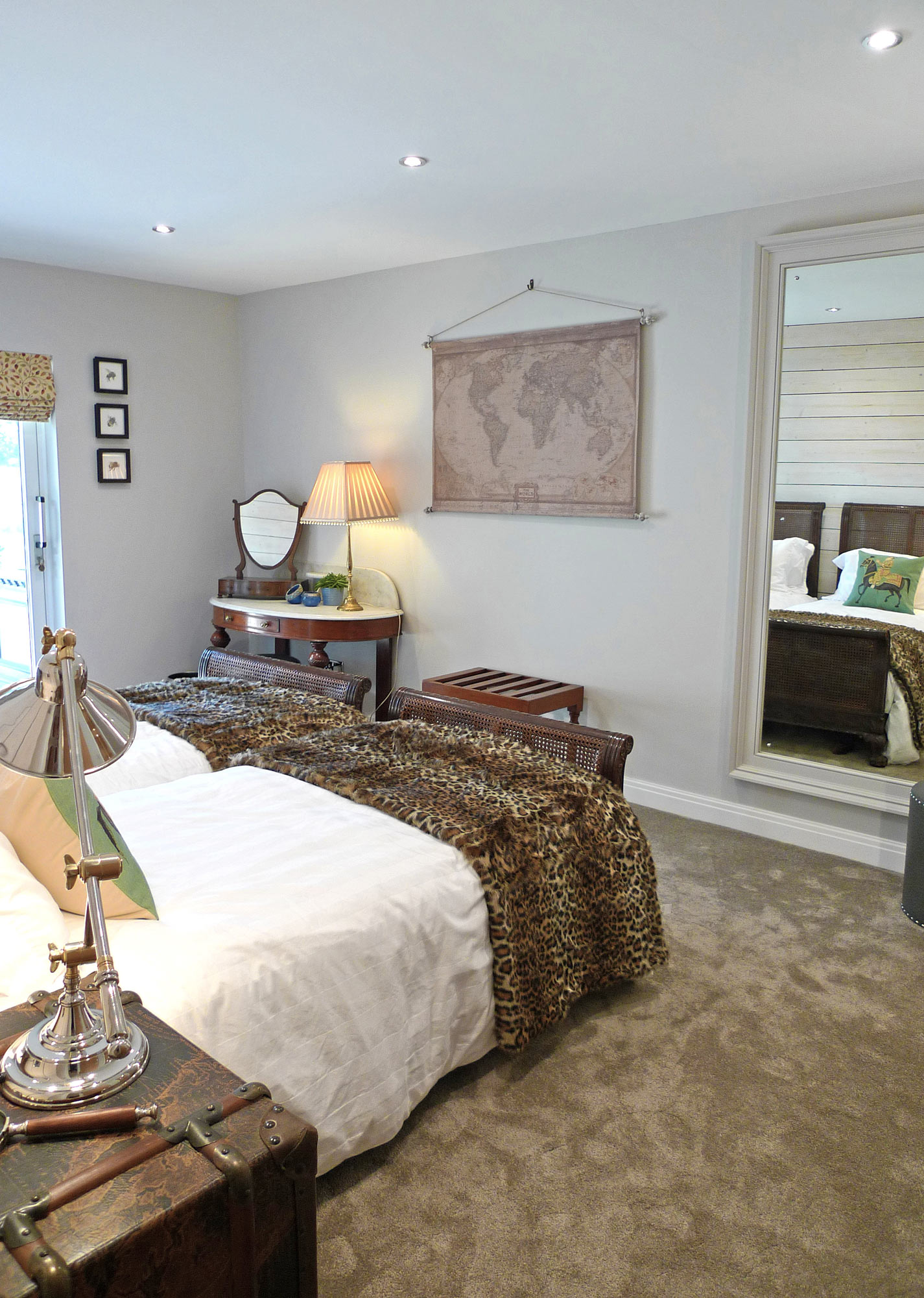 Woodland Lodge Retreat, Group Accommodation Holiday Home, 10-14 guests